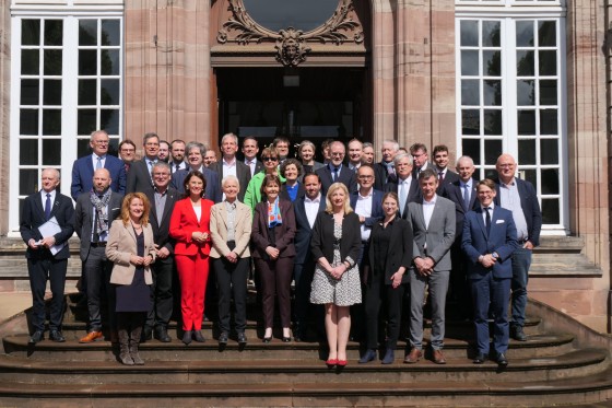 24-04-16-gruppenfoto-agz-sitzung-straßburg