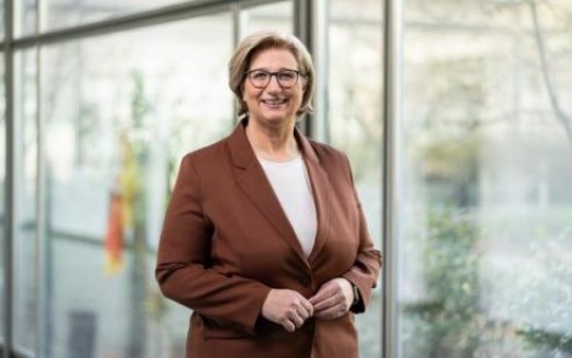 img-anke-rehlinger-2024-flur-download