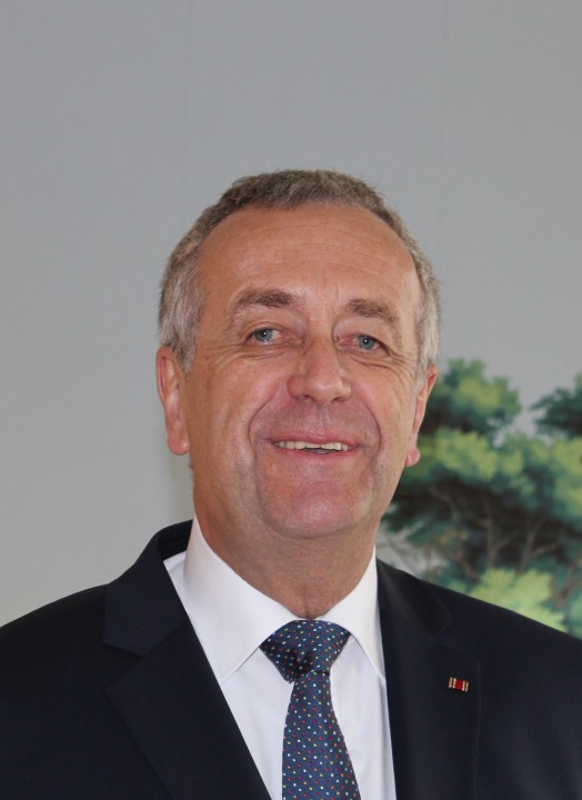 jk-2014-portrait-1-dr-sans-credit-particulier