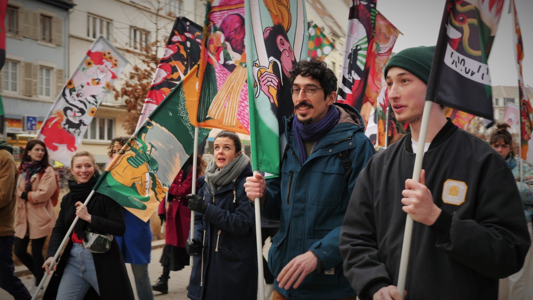 Parade der Mikro-Nationen