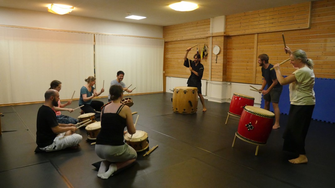 un cours de taïko à Bâle